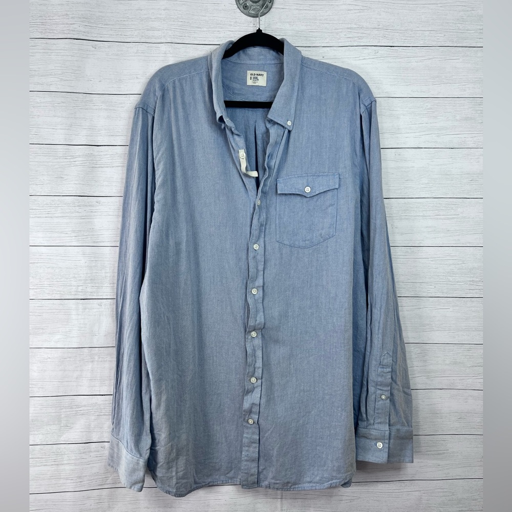 NWOT Old Navy XXL Slim Fit Light Weight Long Sleeve Button Down Chambray 💗